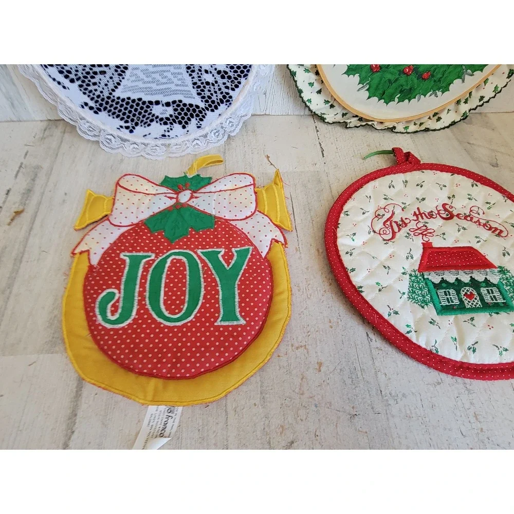 Vintage embroidered Xmas cross stitched hoops joy bell wall hanging wreath set